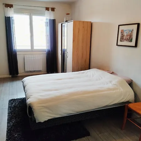Apartment T3 Bron, Limite Lyon 3e. Proche Peripherique, Hopitaux Et Transports. *
